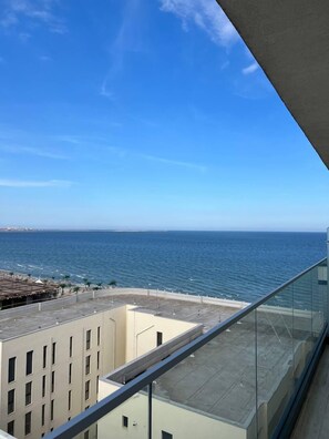 Deluxe Studio, Partial Sea View | Beach/ocean view - Signature Promenada Hotel-Apartments (Navodari)