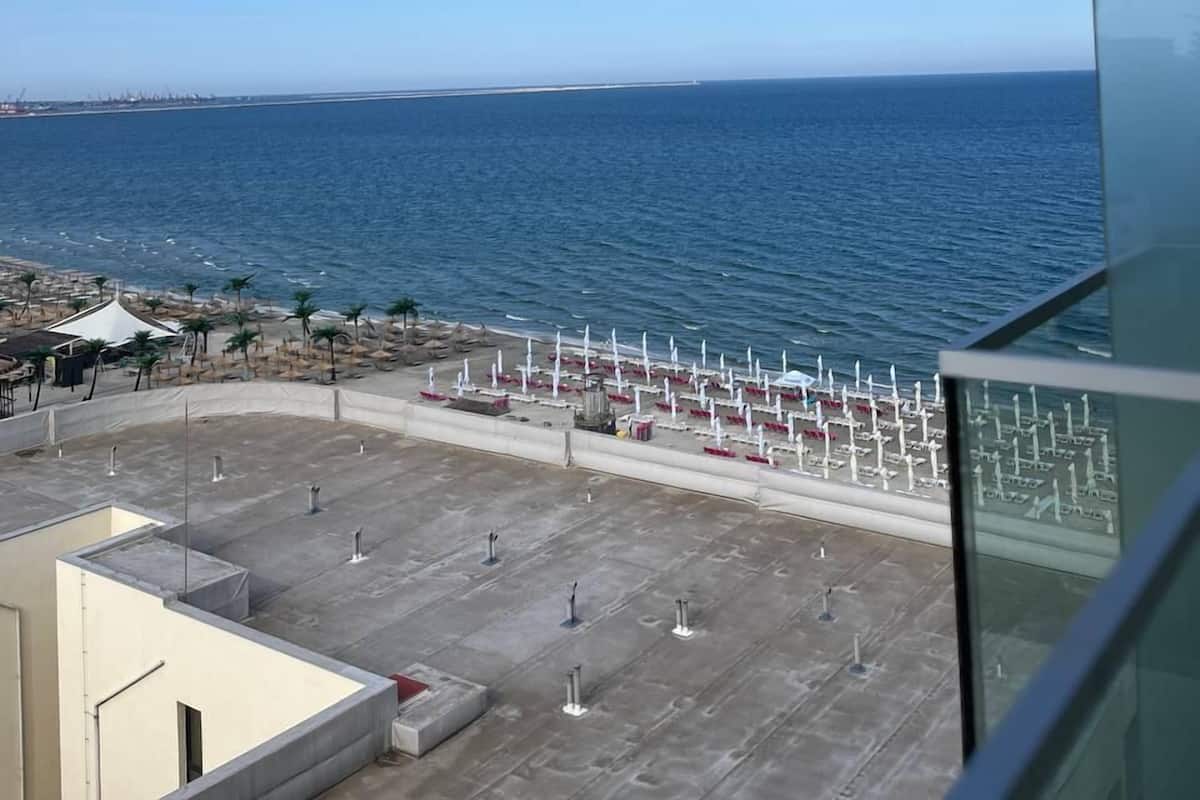 Estudio Deluxe, vista parcial al mar | Vista a la playa o el mar