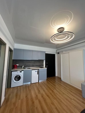 Deluxe-Apartment, Meerblick | Eigene Küche | Mini-Kühlschrank, Herdplatte, Kochgeschirr/Geschirr/Besteck