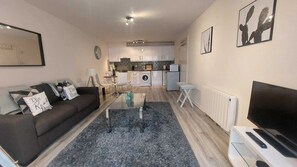 Living area - Modern 2BD @ Trinity College & Temple Bar (Dublin)