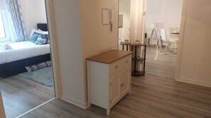 2 bedrooms, iron/ironing board, Internet, bed sheets