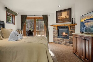 4 bedrooms, desk, free WiFi, bed sheets