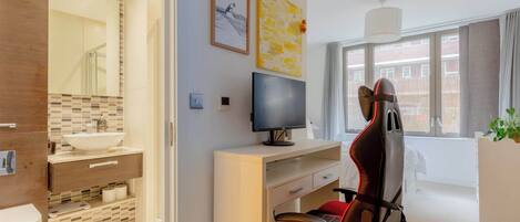 Douche, sĂšche-cheveux