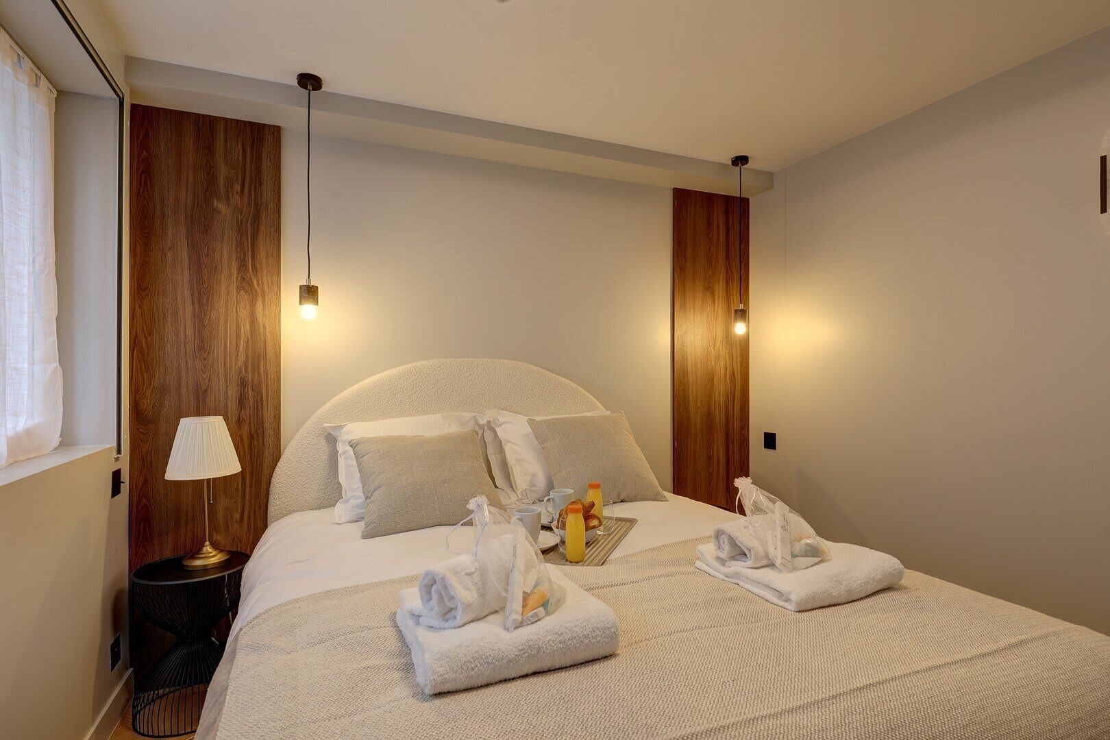 2 chambres, fer et planche à repasser, Wi-Fi, draps fournis