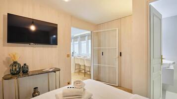 1 habitación, tabla de planchar con plancha, wifi y ropa de cama