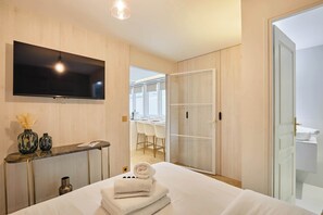 1 makuuhuone, silitysrauta/-lauta, Wi-Fi, vuodevaatteet