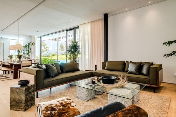 Villa | 3 bedrooms, desk, Internet