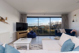 Apartment | 4 bedrooms, Internet