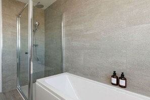 House | 4 bedrooms, Internet