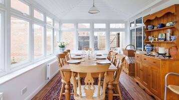 4 bedrooms, Internet