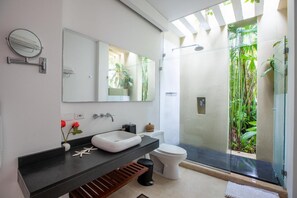 Apartment | 5 bedrooms, Internet - w Charming 5BR Villa at Mesa de Yeguas (Anapoima)