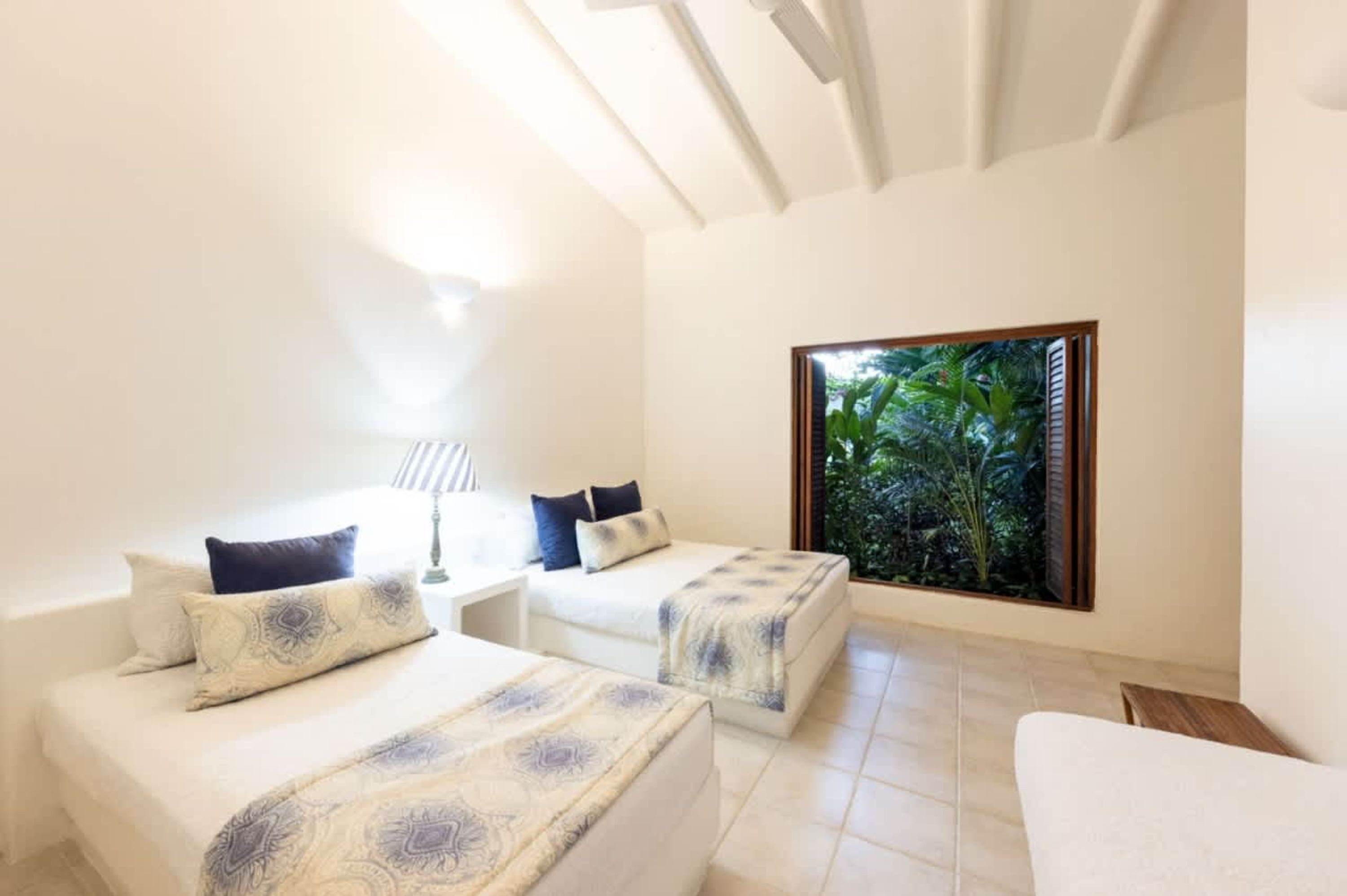 Apartment | 5 bedrooms, desk, Internet