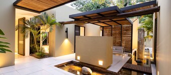 w Splendid 5BR Villa at Mesa de Yeguas