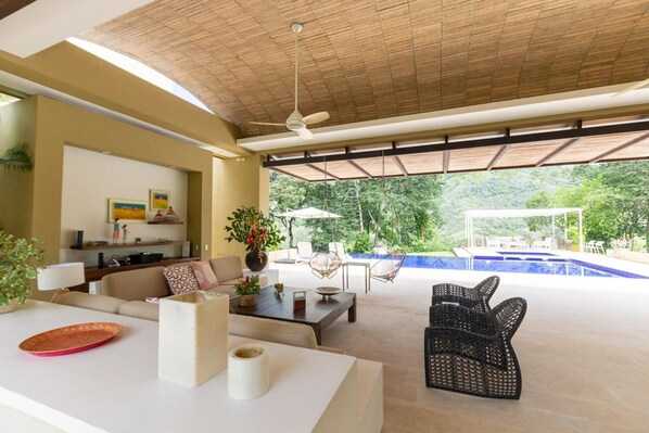 4 bedrooms, desk, Internet - w Beautiful 4BR Villa at Mesa de Yeguas (Anapoima)