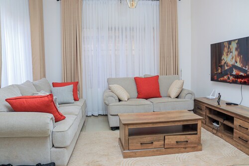 Near JKIA Airport and SGR Railway Terminal. Ideal for groups and families. 