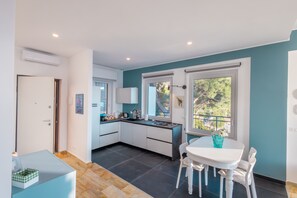 Kühlschrank, Ofen, Wasserkocher, Toaster