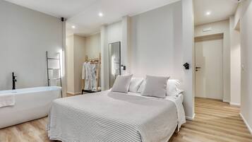 Habitación doble | Cortinas opacas, tabla de planchar con plancha, wifi gratis