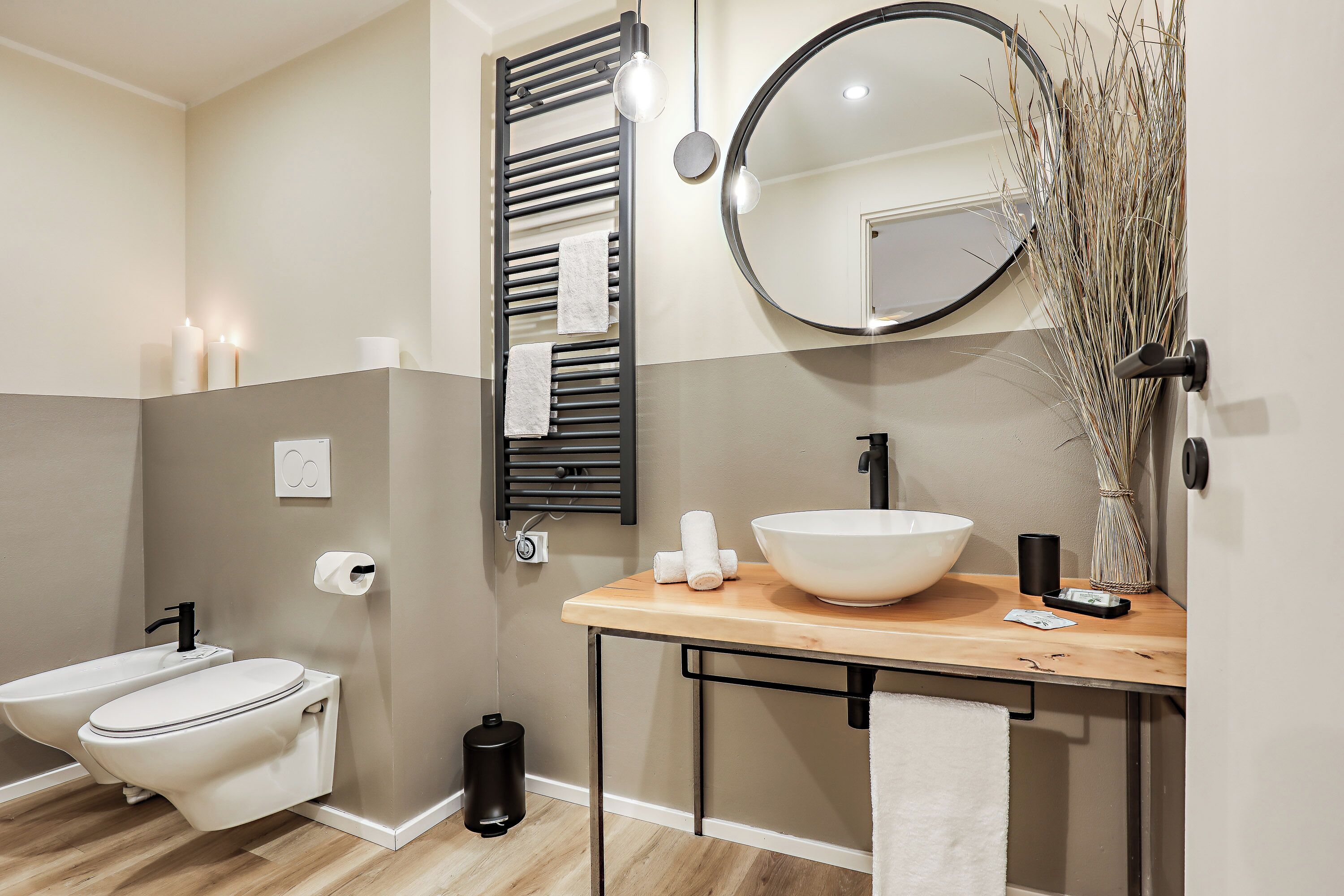 Double Room | Bathroom | Hair dryer, towels, soap, shampoo