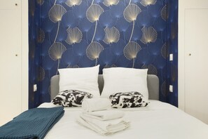 Apartment | Laptop workspace, iron/ironing board, bed sheets - New Apartment Center of Paris (Paris)
