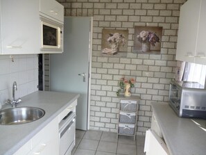 Stovetop, dishwasher, coffee/tea maker - Bungalow 18 (6 persons) (Petten)