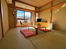 Desk, laptop workspace, free WiFi