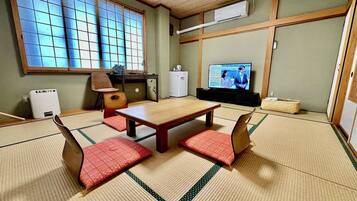 Comfort Room, Non Smoking | Desk, laptop workspace, free WiFi