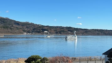 Bureau, espace de travail pour ordinateur portable, Wi-Fi gratuit