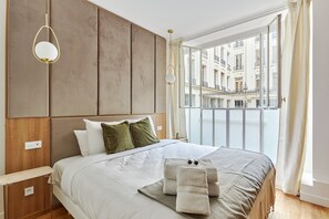 Apartment | Laptopgeeigneter Arbeitsplatz, Bügeleisen/Bügelbrett, Bettwäsche