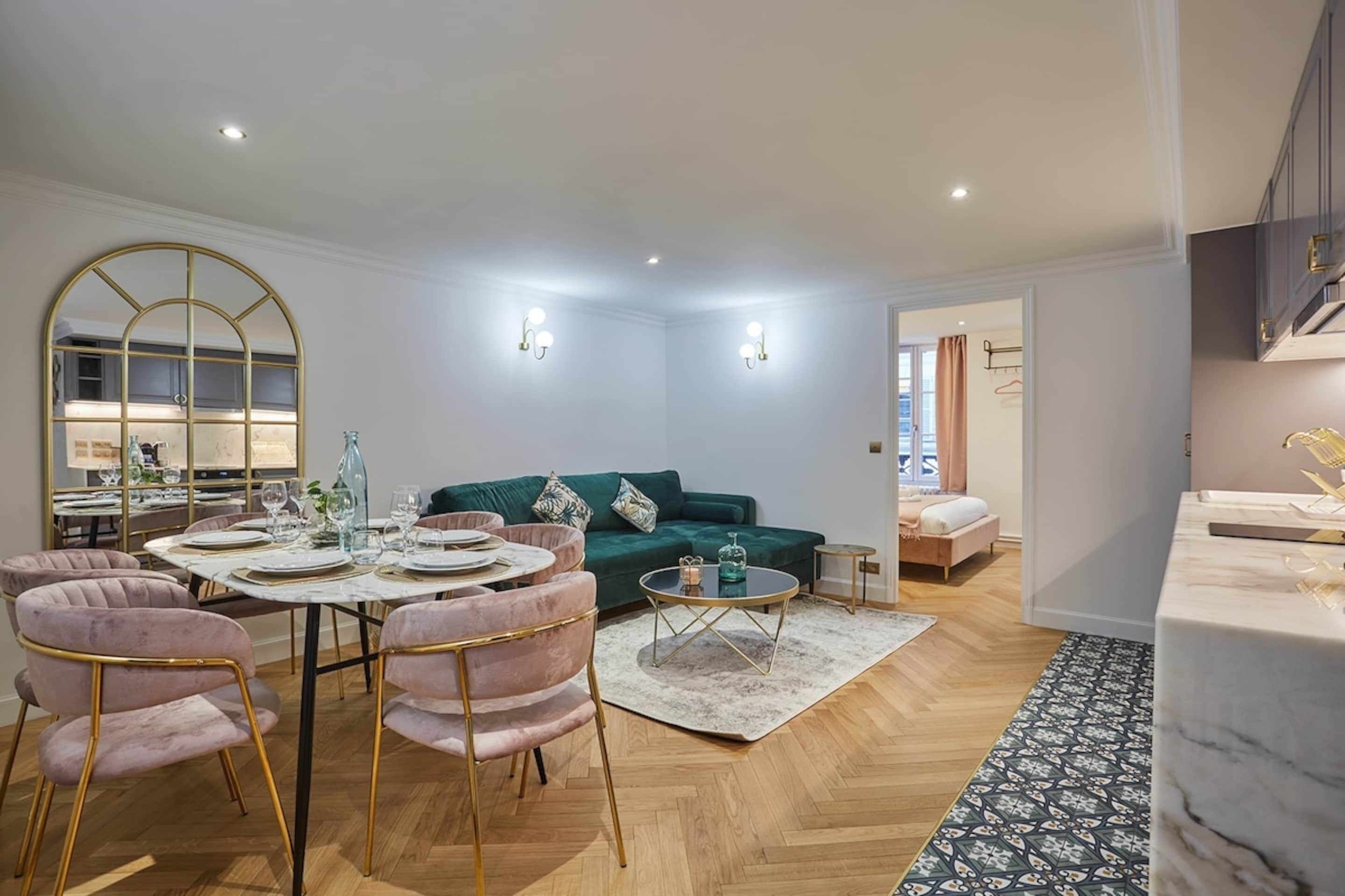 Apartment | Dining