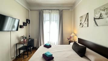 Comfort Double Room, Shared Bathroom | Iron/ironing board, free WiFi