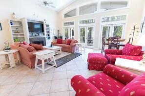 Smart TV, fireplace, DVD player, table tennis