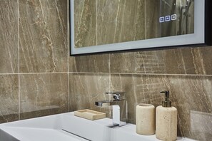 Apartment | Bathroom | Hair dryer, soap, shampoo - Superb new Apartment Sacre Coeur Montmartre (Paris)