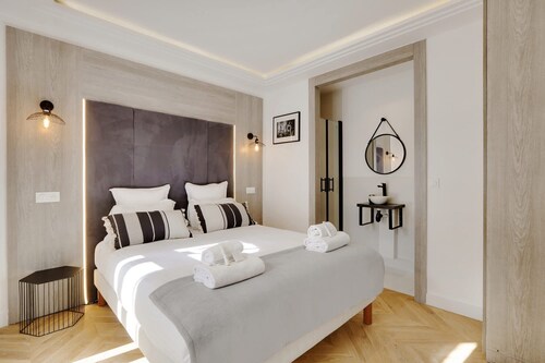 Sublime Apartment in the Heart of Paris