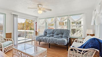 House, 2 Bedrooms | Living area | Smart TV, streaming services