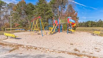 House, 2 Bedrooms | Children’s area