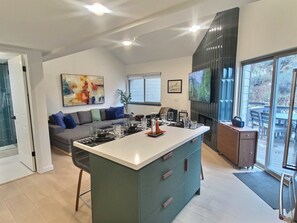 Condo, 2 Bedrooms | Interior
