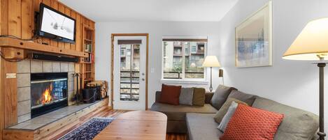 Condo, 2 Bedrooms | Living area