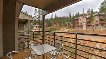 Condo, 2 Bedrooms | Outdoor dining