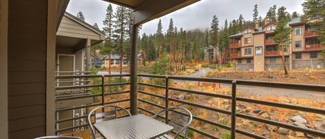 Apartamento, 2 habitaciones | Restaurante al aire libre