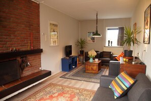 Living area - Holiday Home in Noordwijkerhout With Garden (Noordwijkerhout)