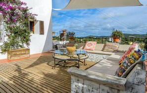 Terrace/patio - Amazing home in Santa Gertrudis (Santa Gertrudis)