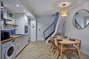 Apartment | Dining