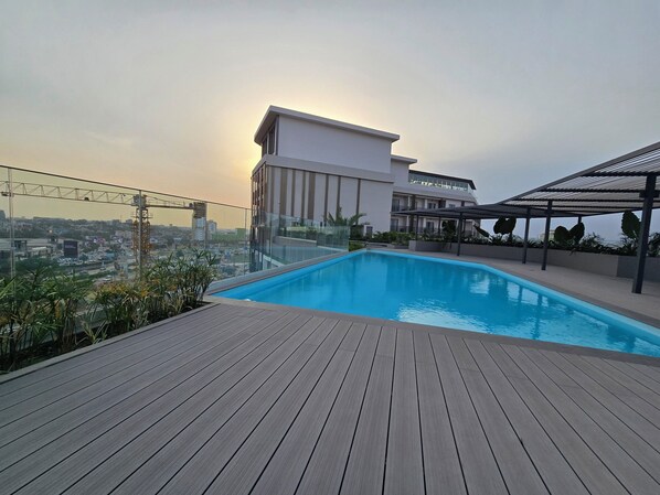 2 piscines couvertes