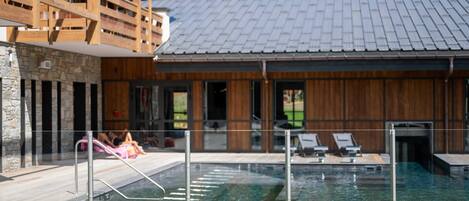 Apartment | Pool | Indoor pool, outdoor pool