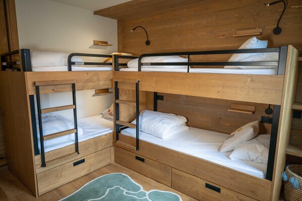 2 habitaciones y espacio para trabajar con laptop