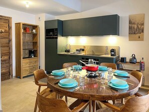 Fridge, oven, dishwasher, coffee/tea maker - New 6p Apt | Ski-in/out & Central (Taninges)