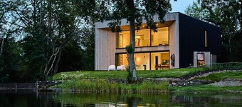 Cormorant Chalet - Pure indulgence with great views, private garden and hot tub