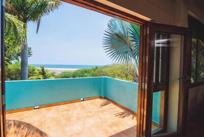 Casa Turquesa - Luxury 3-Story Beachfront Estate