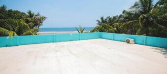 Casa Turquesa - Luxury 3-Story Beachfront Estate