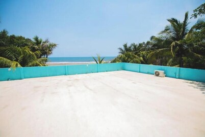 Casa Turquesa - Luxury 3-Story Beachfront Estate